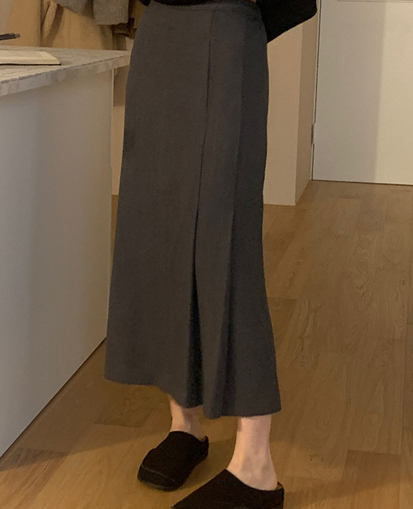 side pintuck skirt