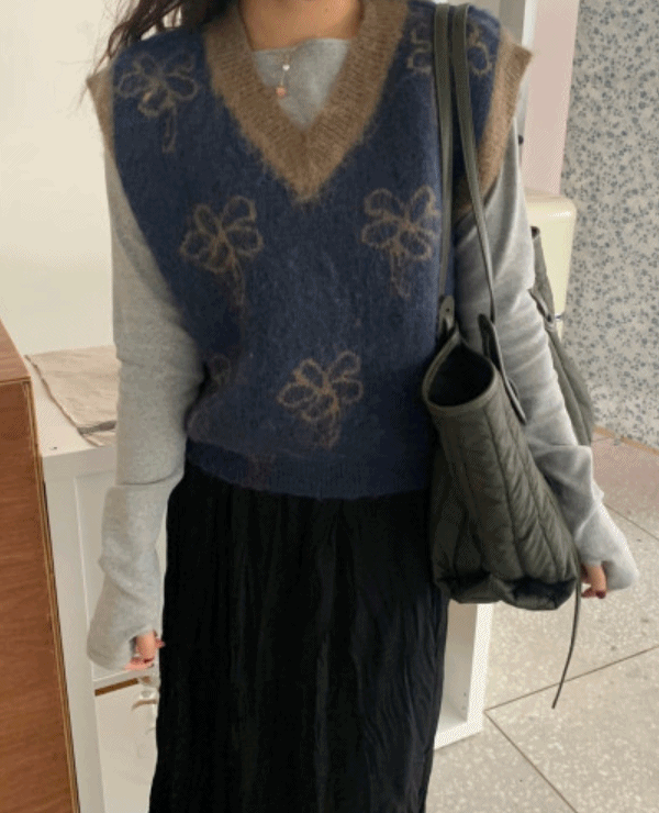 Flo knit vest