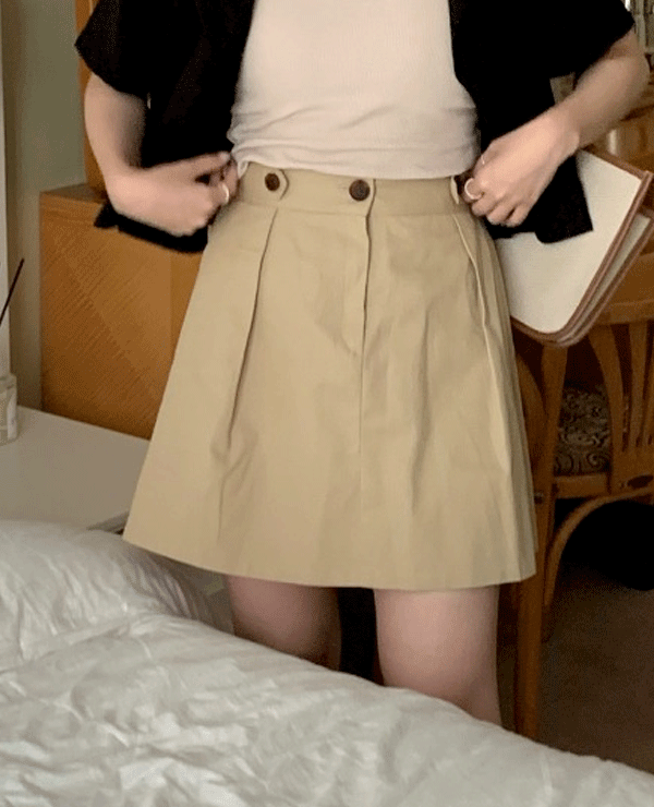 woody button skirt